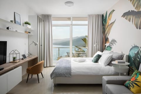 TV and multimedia, Seating area, Bedroom, Sea view