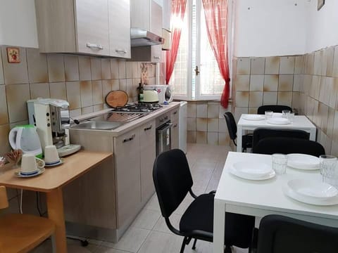 Coffee/tea facilities, Kitchen or kitchenette, minibar, pet friendly, stove, toaster