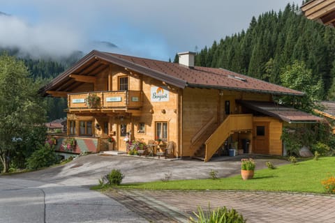 Landhaus Bergzeit Inn in Salzburgerland