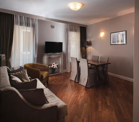 Communal lounge/ TV room