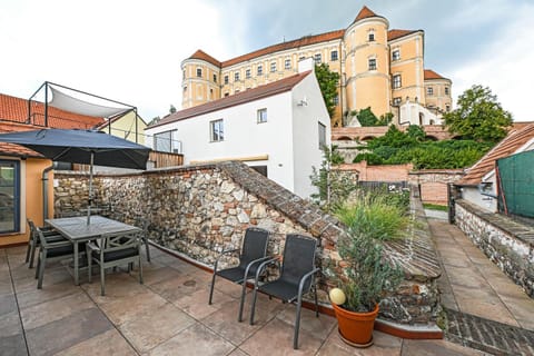 Property building, Balcony/Terrace