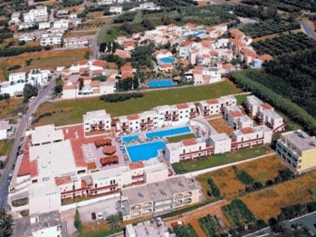 Kambos Village Apartment hotel in Agia Marina