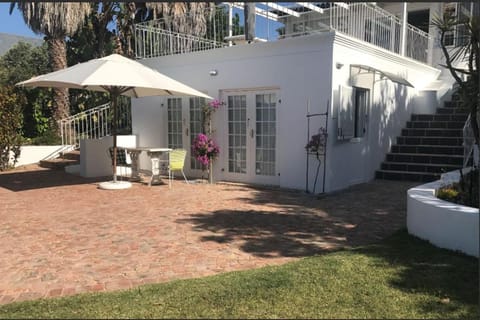 Property building, Garden, Balcony/Terrace, Garden view