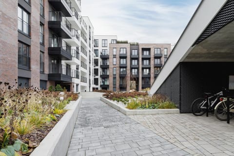 Property building, Facade/entrance, Off site