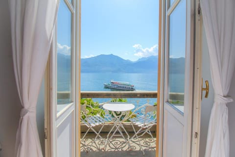 Balcony/Terrace, Garden view, Lake view, Landmark view, Mountain view