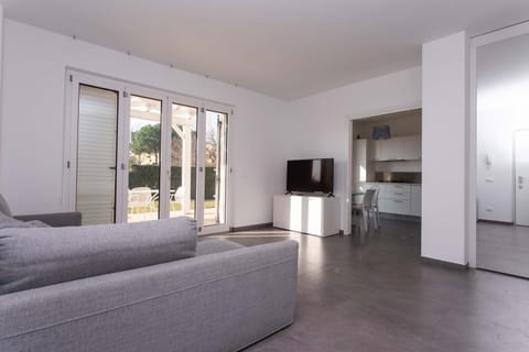 S018 - Sirolo, nuovissimo trilocale in pietra con giardino dx Apartment in Sirolo