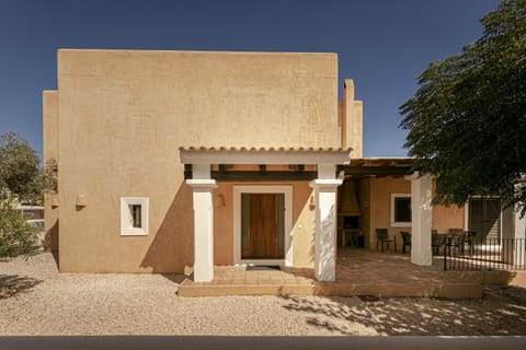 Property building, Facade/entrance, Off site