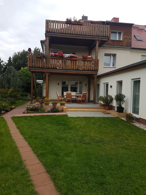 Garden, Balcony/Terrace