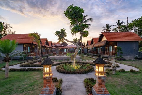 Property building, Garden, View (from property/room), Garden view
