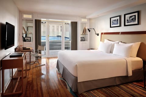 TV and multimedia, Photo of the whole room, Bedroom, Pool view