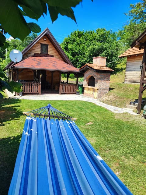 Brvnara na bregu Chalet in Zlatibor District, Serbia