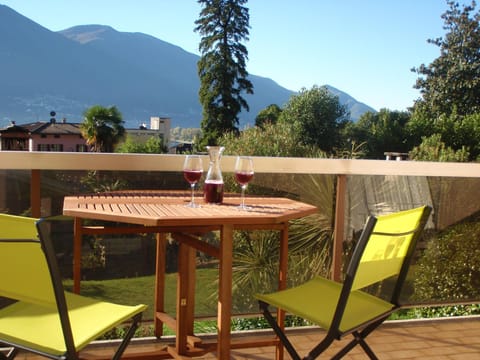 Balcony/Terrace, Mountain view