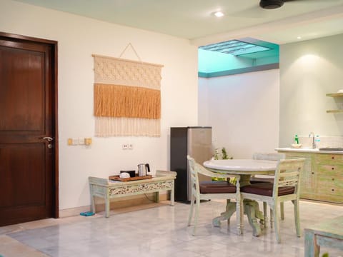 Kitchen or kitchenette, Living room, Dining area, kitchen