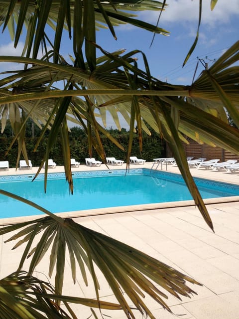 Swimming pool, Swimming pool