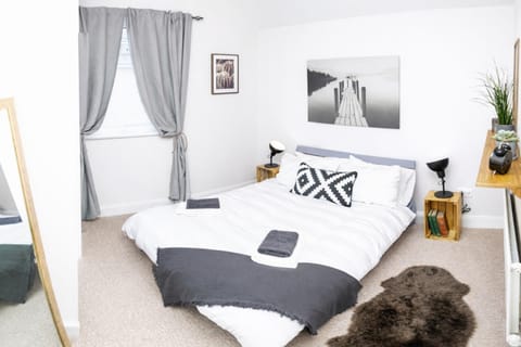 Kitchen or kitchenette, kitchen