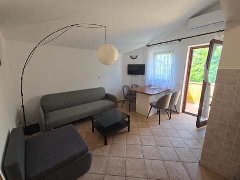 TV and multimedia, Living room, Dining area