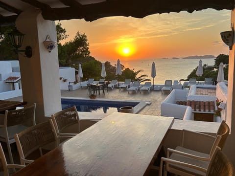 Restaurant/places to eat, Sea view, Sunset