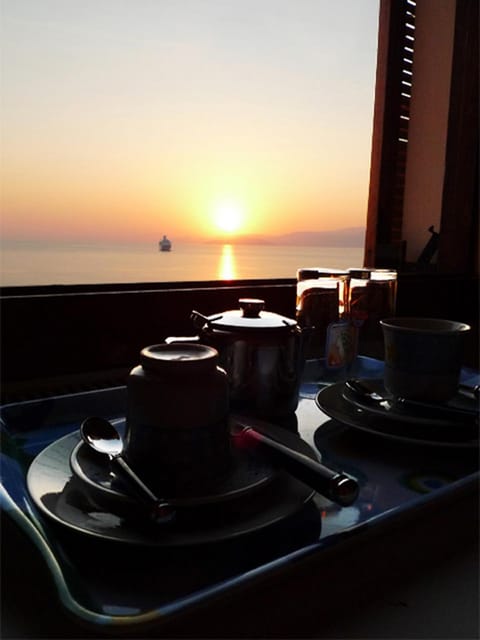 Coffee/tea facilities, Sea view