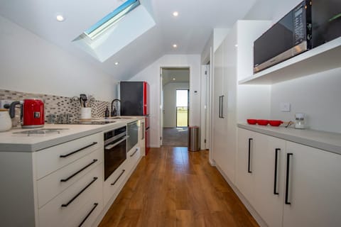 Kitchen or kitchenette, Communal kitchen