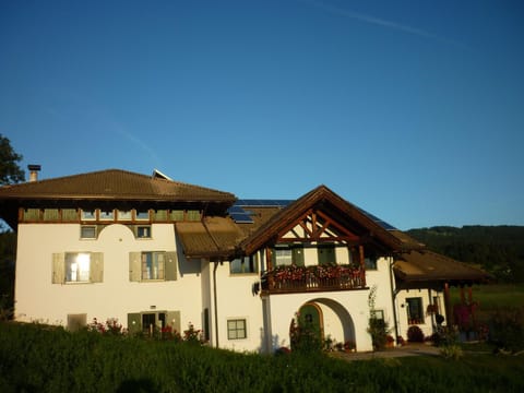 Property building, Facade/entrance, Spring, Summer, Landmark view, Sunset