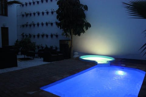 Hot Tub, Swimming pool
