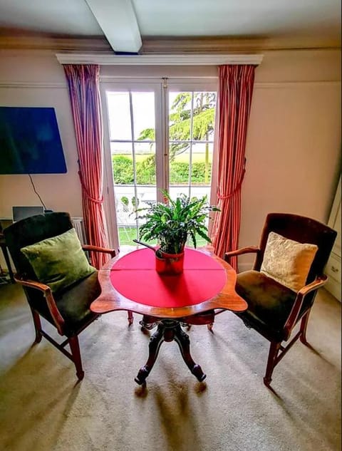 Cedar House Boutique B&B Bed and Breakfast in Christchurch