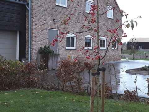 Property building, Facade/entrance, Street view