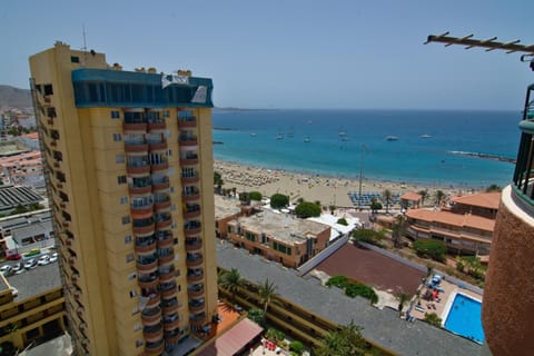 Balcony/Terrace, Pool view, Sea view, Swimming pool