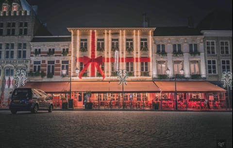 Property building, Restaurant/places to eat