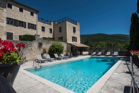 Property building, Day, Swimming pool, Swimming pool