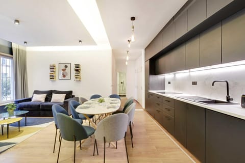 Dining area, kitchen