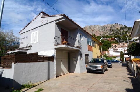 Property building, Facade/entrance, Off site