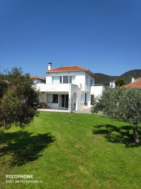 V.K.Seaside Villa House in Magnesia Prefecture, Greece