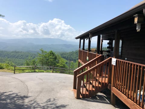 Balcony/Terrace, Mountain view