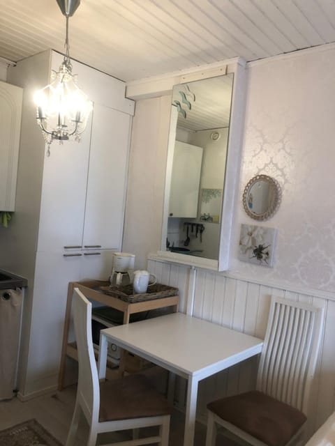 Puutaloasunto 1.8 km Turun aurajoelta Apartment in Turku