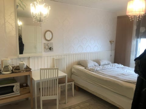 Puutaloasunto 1.8 km Turun aurajoelta Apartment in Turku