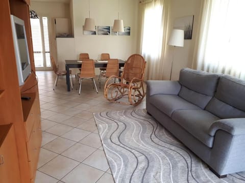 VILLETTA CON GIARDINO House in Emilia-Romagna