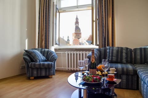 Living room, Photo of the whole room