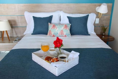 Bed, Bedroom, Buffet breakfast, Drinks