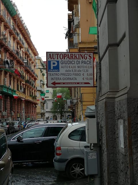 Live and Love House in Naples