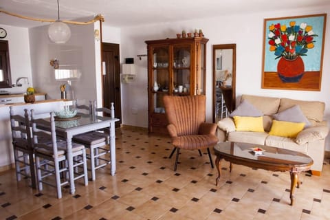 Kitchen or kitchenette, Living room