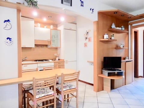TV and multimedia, Kitchen or kitchenette, Dining area