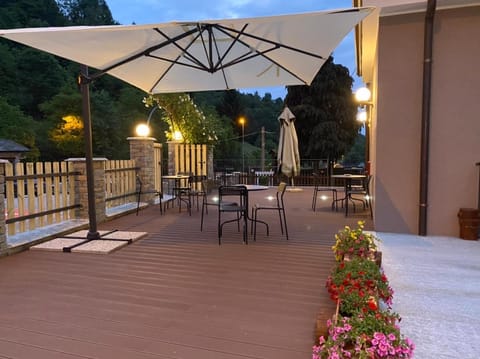 Patio, Restaurant/places to eat, Food and drinks, Other