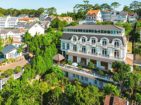 Property building, Bird's eye view
