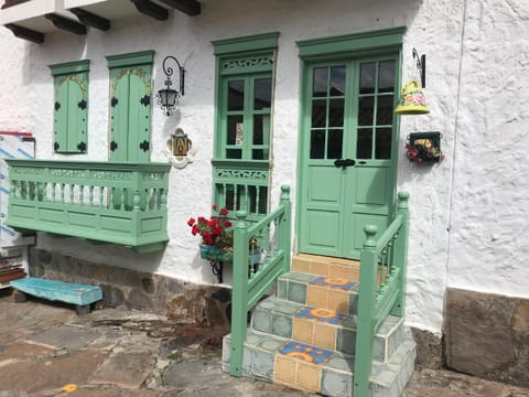 Property building, Facade/entrance