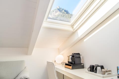 Coffee/tea facilities, minibar