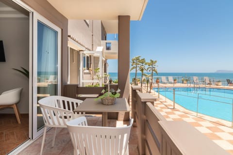 Patio, Day, Natural landscape, View (from property/room), Balcony/Terrace, Seating area, Pool view, Sea view, Swimming pool, sunbed