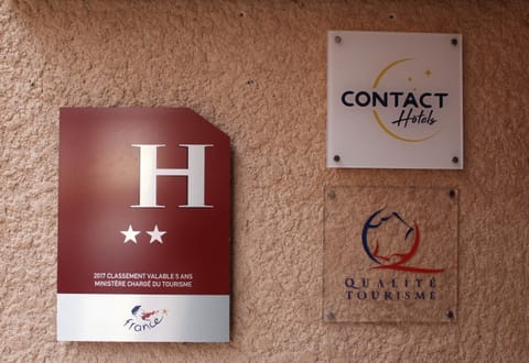 Property logo or sign, Logo/Certificate/Sign, Text overlay