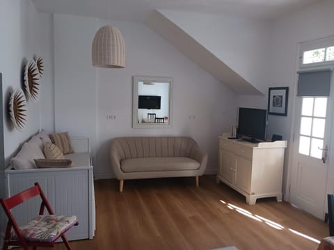 Zenith Luxury Apartments Near Kaiki Beach Apartment in Spetses