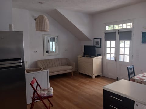 Zenith Luxury Apartments Near Kaiki Beach Apartment in Spetses